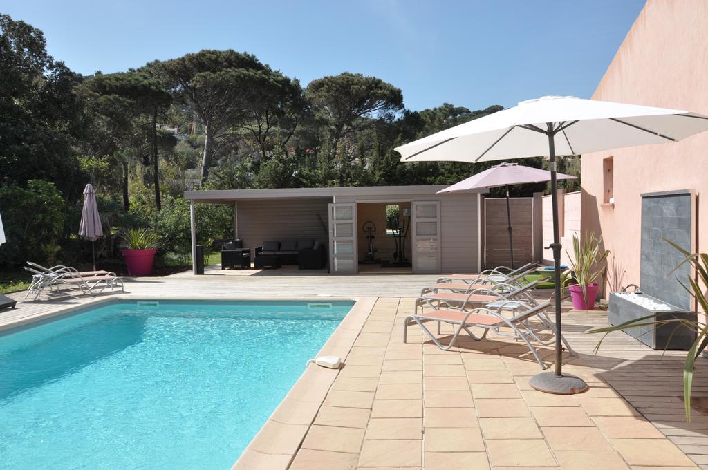 De La Vierge Noire Hotell 3*